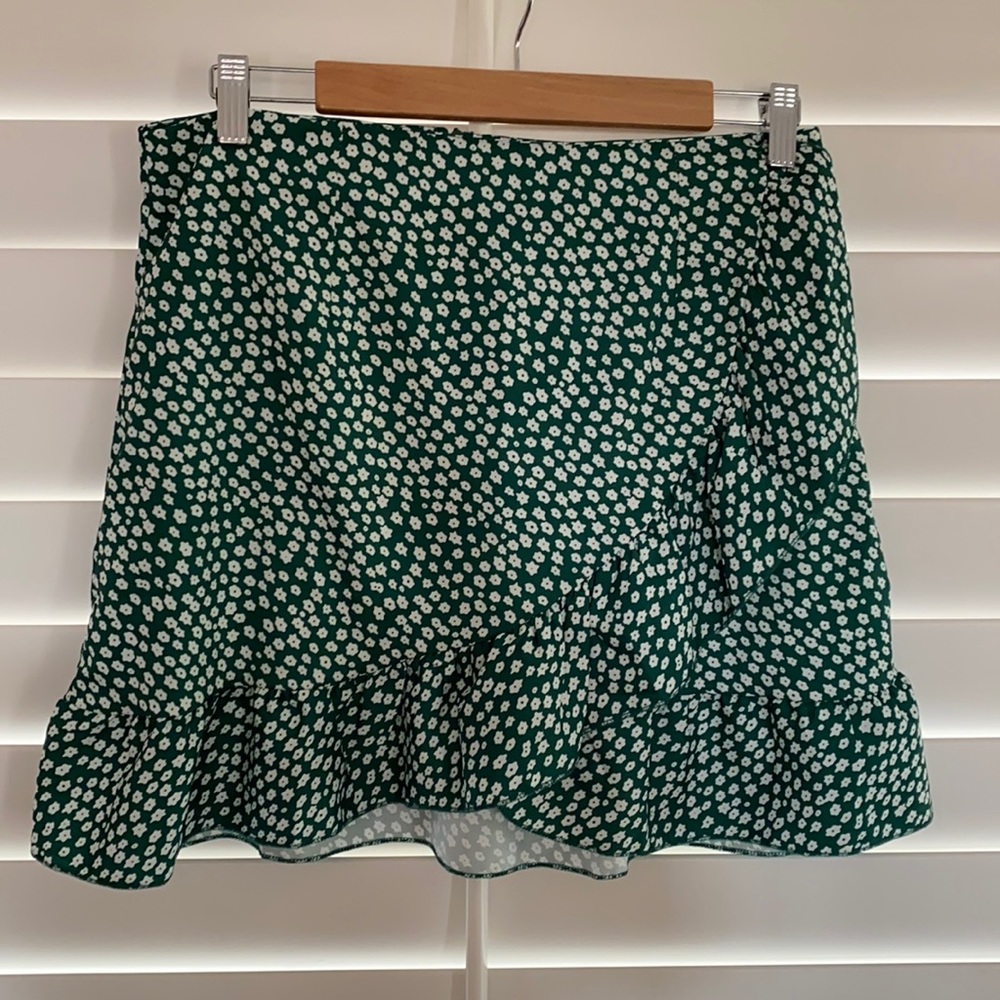 Green floral mini skirt